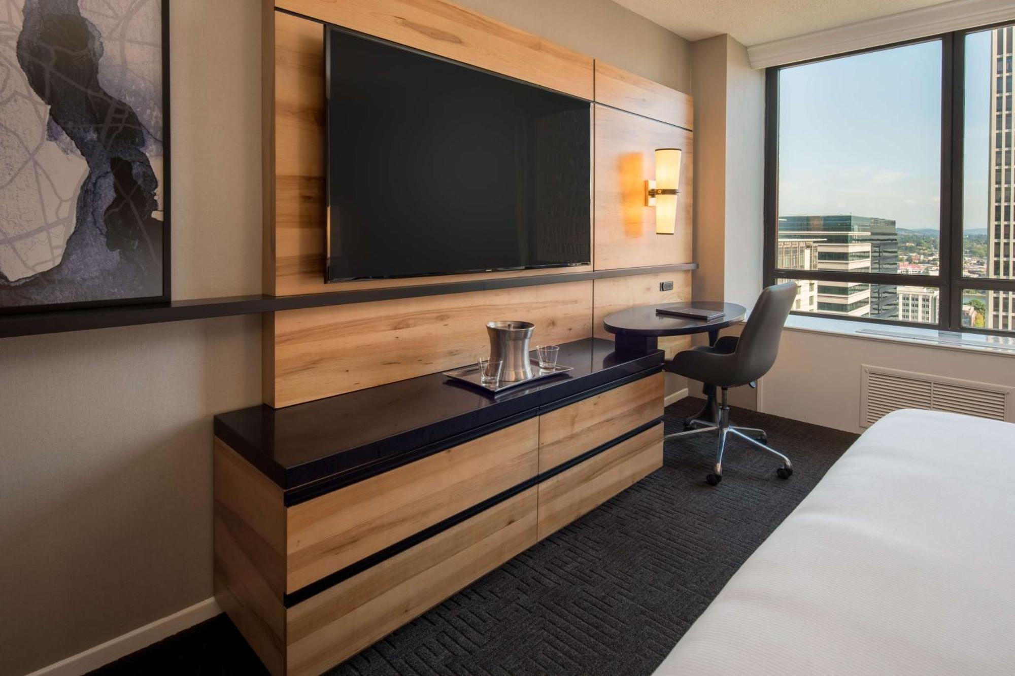 Hilton Downtown 4*