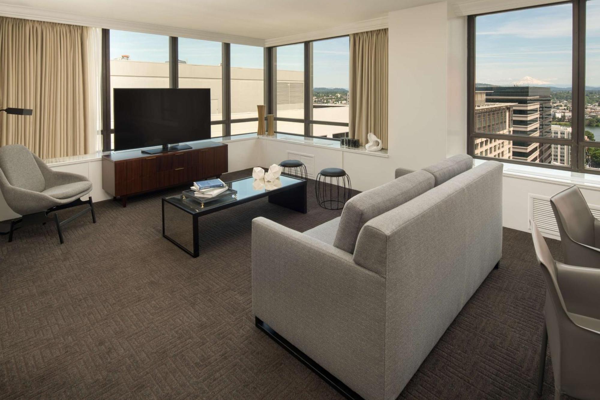 Hilton Downtown 4*